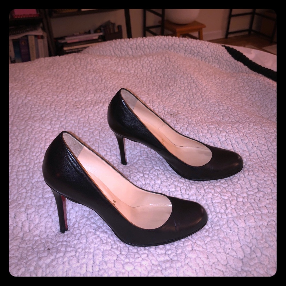 Christian Louboutin Simple pump. Size 36.